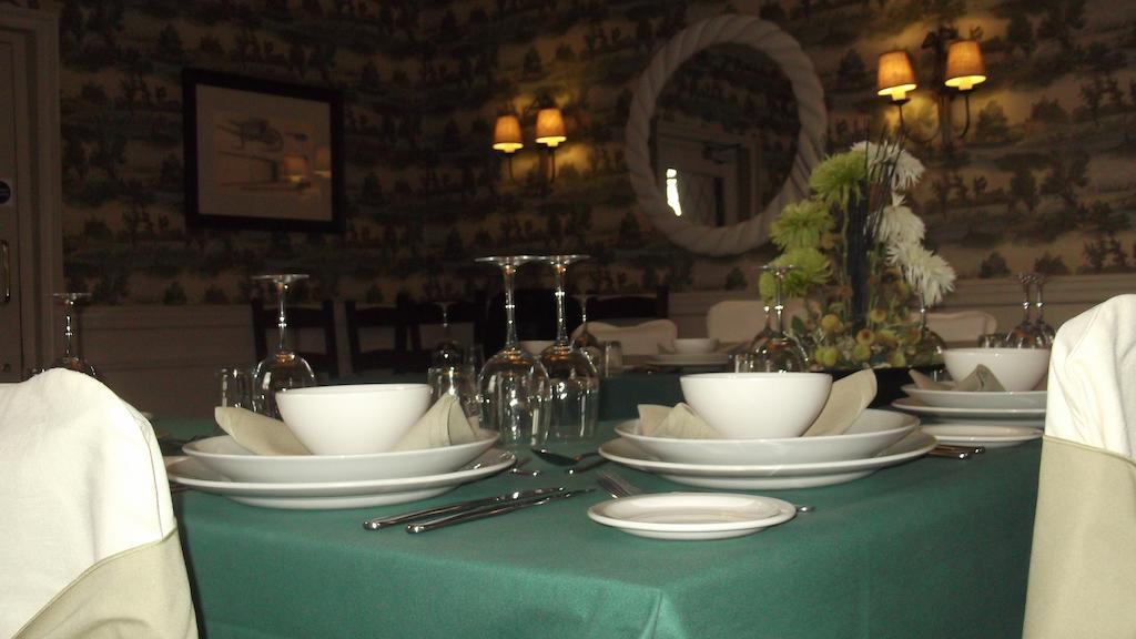Hadley Bowling Green Inn درويْتويتش المظهر الخارجي الصورة