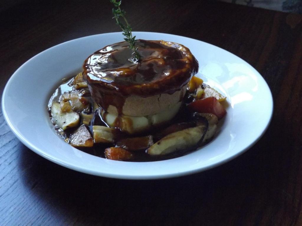 Hadley Bowling Green Inn درويْتويتش المظهر الخارجي الصورة